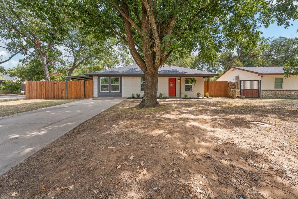 101 Myers Avenue, Cleburne, TX 76033 — photo 1
