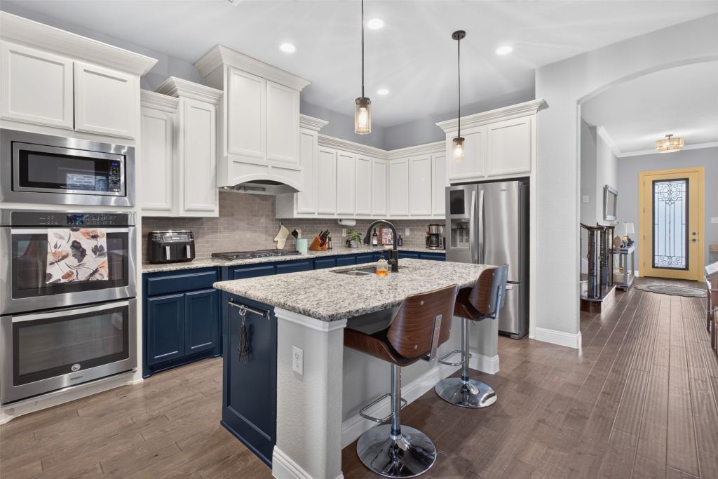 6820 Westbury Drive, North Richland Hills, TX 76180 — photo 1