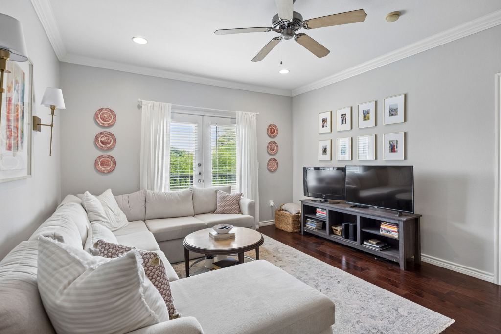 3102 Kings Road 1211, Dallas, TX 75219 — photo 1