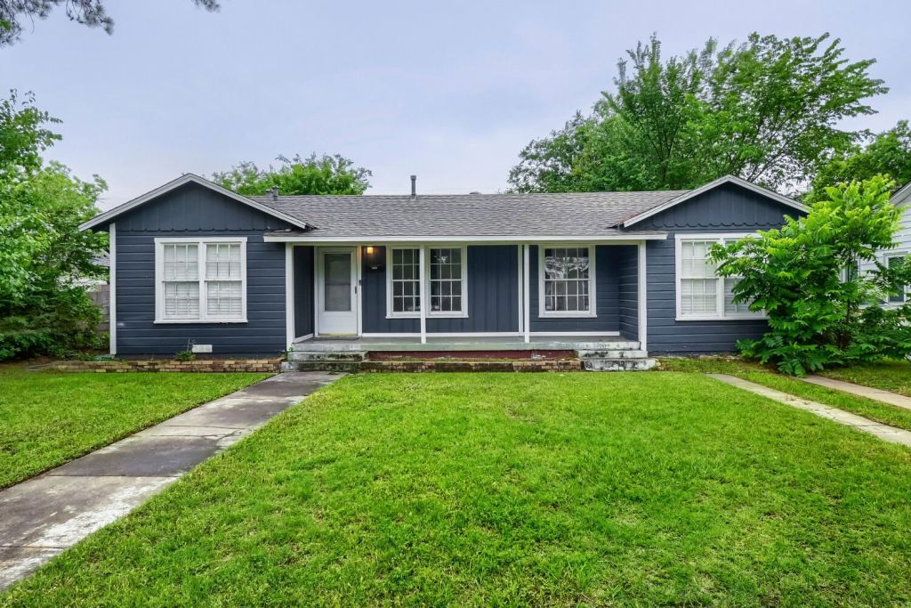 1420 Bennett Drive, Arlington, TX 76013 — photo 1