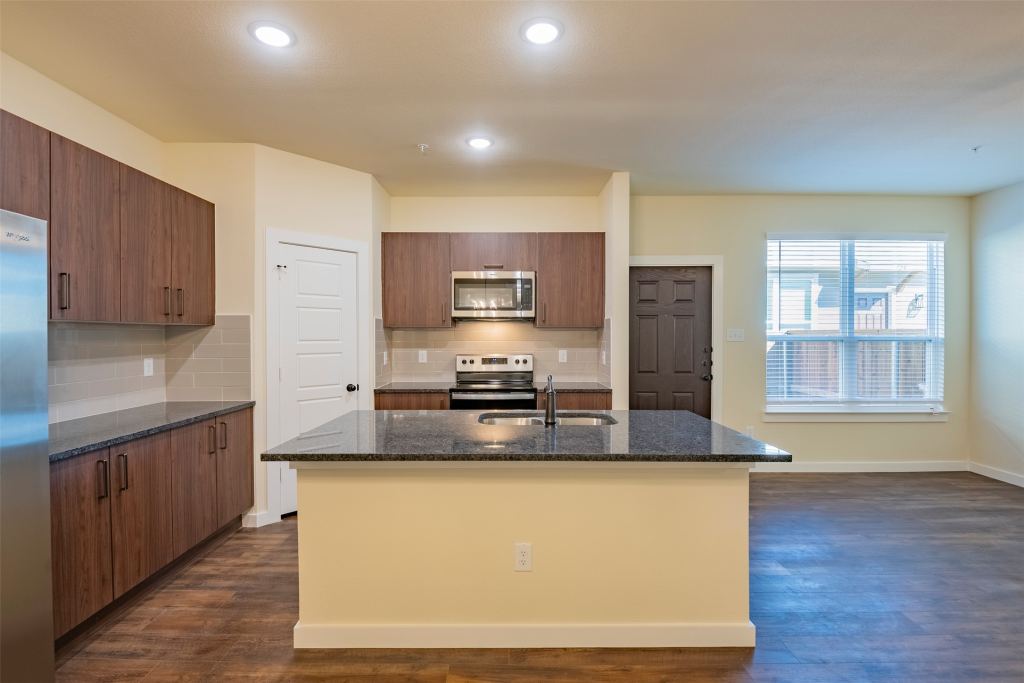 645 Wheatfield Drive, Venus, TX 76084 — photo 1