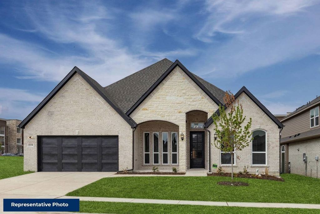 604 Ole Opry Drive, Burleson, TX 76028 — photo 1