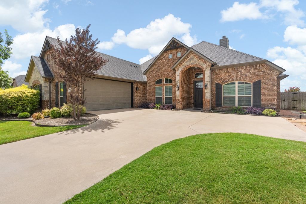 108 Odonna Drive, Waxahachie, TX 75165 — photo 1