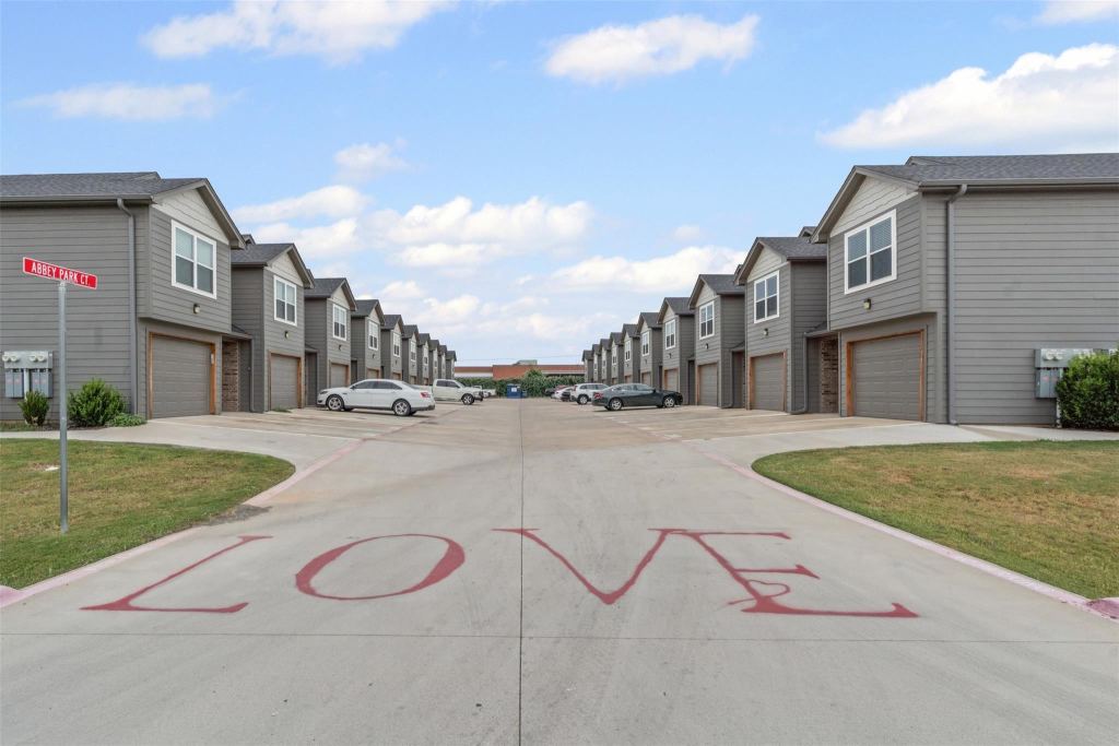 136 Abbey Park Court, Granbury, TX 76049 — photo 1