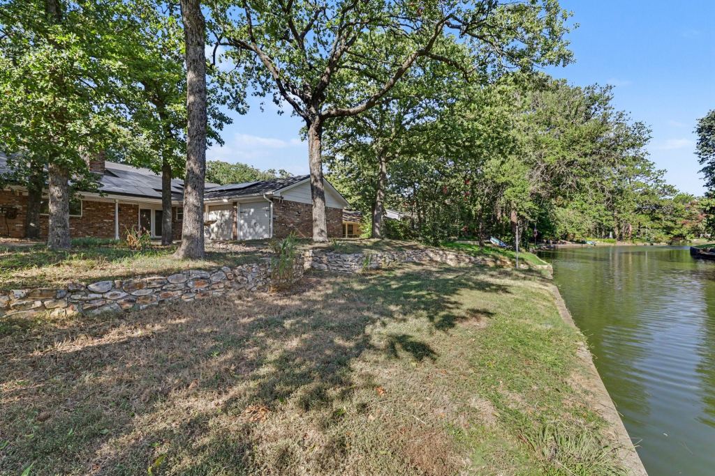 2408 Winewood Lane