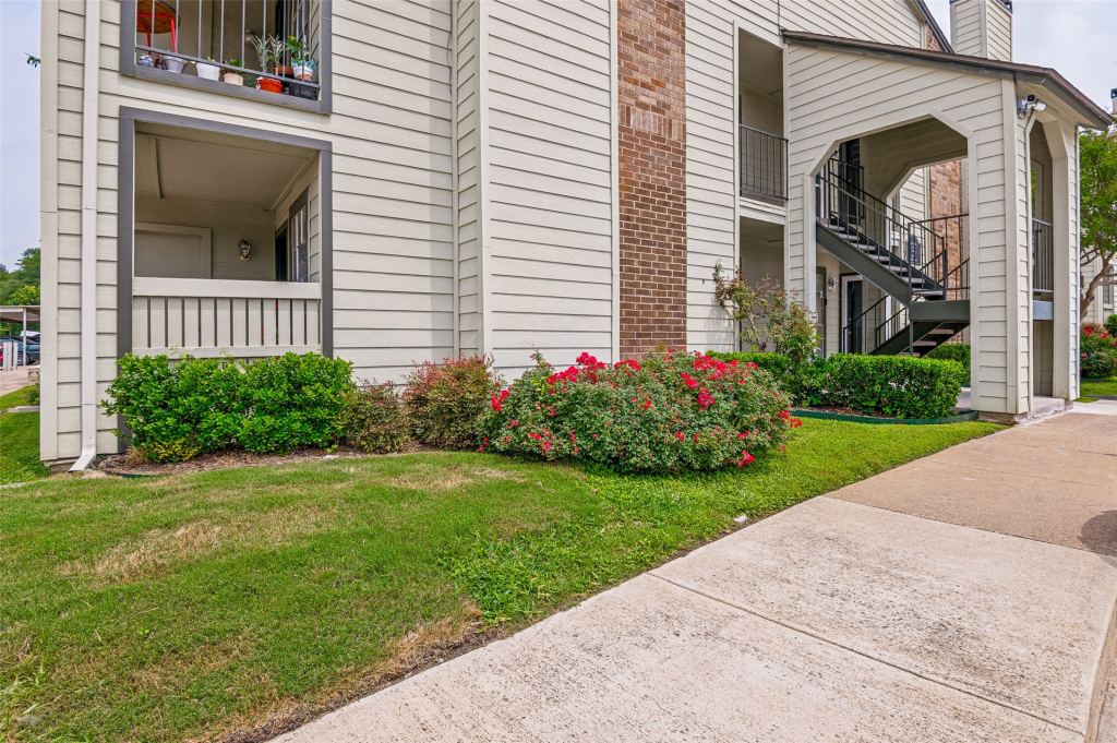 5981 Arapaho Road 309, Dallas, TX 75248 — photo 1