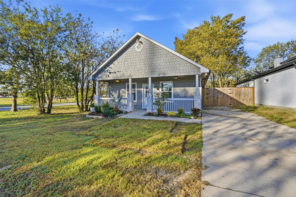 124 Chris Drive, Rockwall, TX 75032 — photo 1
