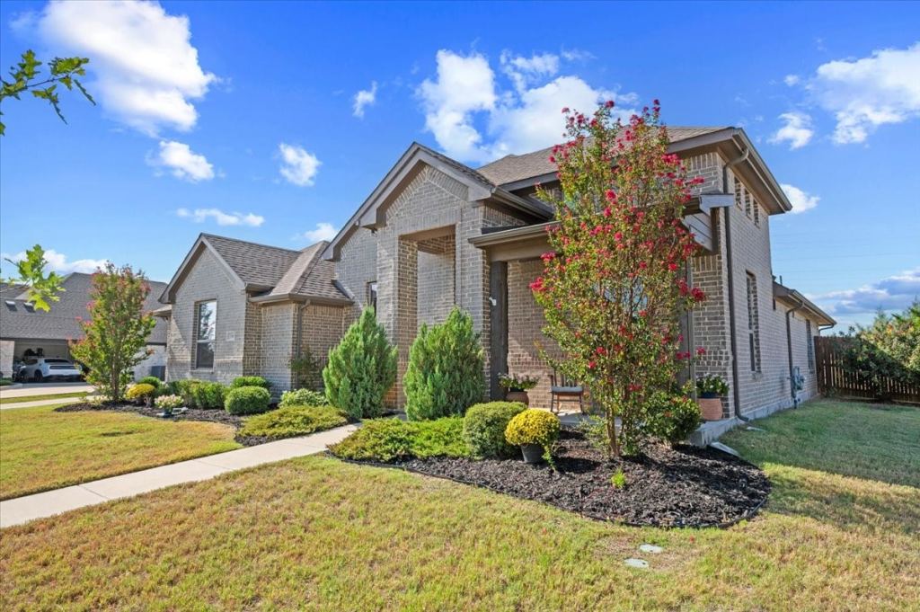 136 Sapphire Lane