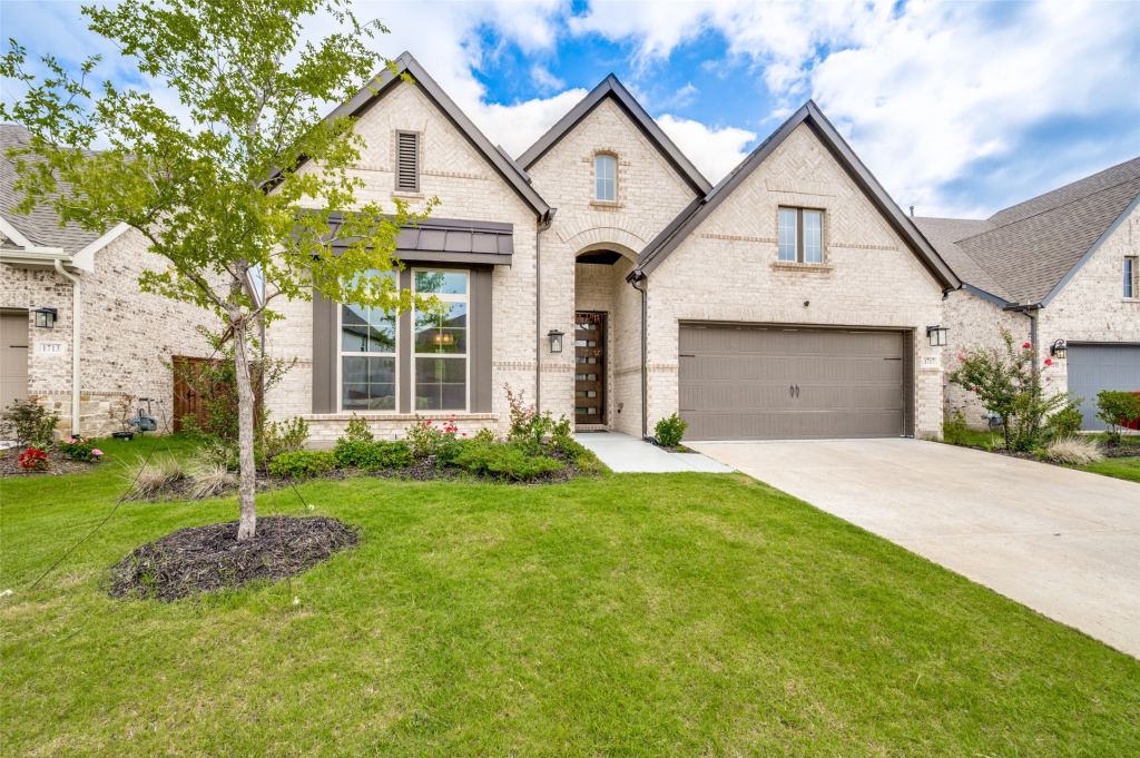 1717 Buttercup Avenue, Aubrey, TX 76227 — photo 1