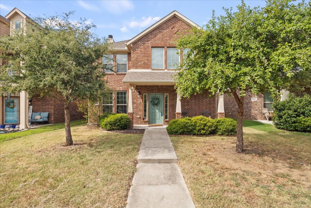 1225 Honeywood Lane