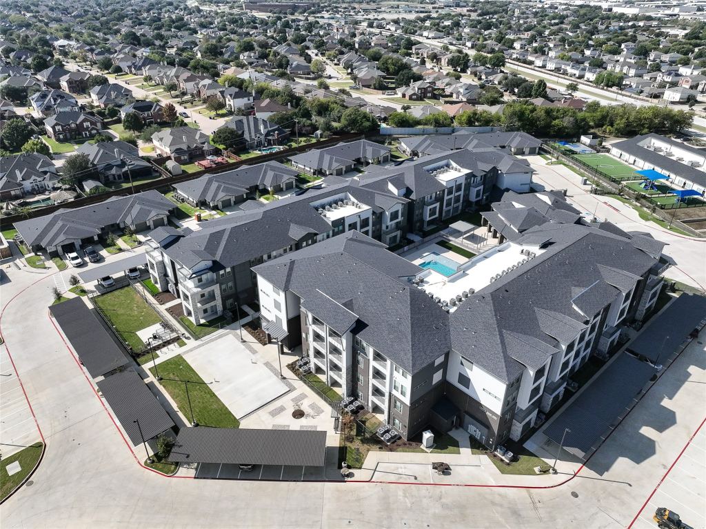 750 Turner Warnell Road 2003, Arlington, TX 76001 — photo 1