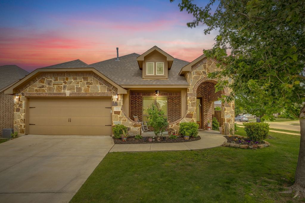 1033 Rustic Oak Way, Burleson, TX 76028 — photo 1