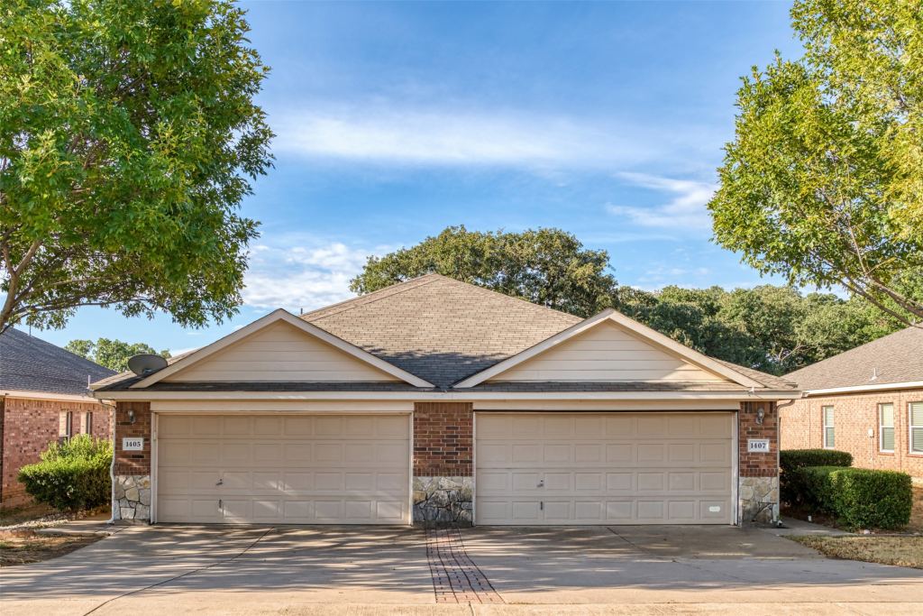 1405 Piedmont Drive, Mansfield, TX 76063 — photo 1