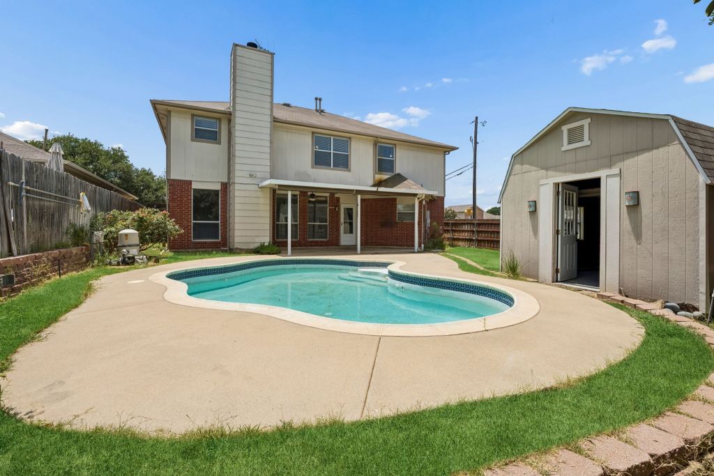 4217 Bent Oaks Drive, Arlington, TX 76001 — photo 1
