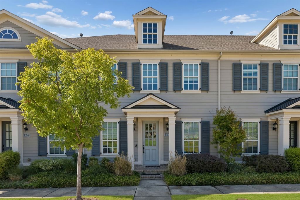 1016 Gardenia Street, Carrollton, TX 75007 — photo 1