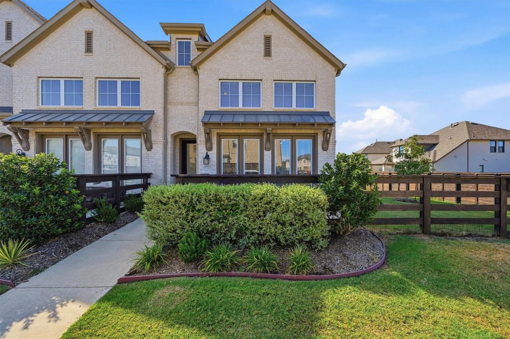 1110 Morgan Drive, Sherman, TX 75090 — photo 1