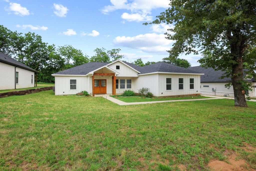 1834 S Park Avenue, Denison, TX 75020 — photo 1