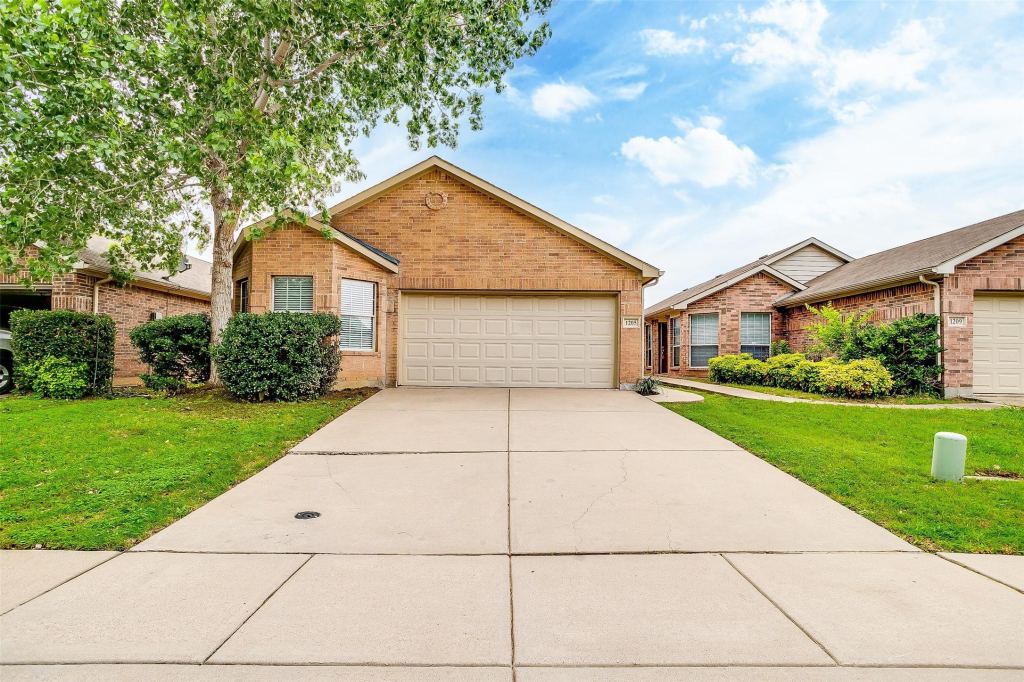 1205 Kielder Circle, Fort Worth, TX 76134 — photo 1