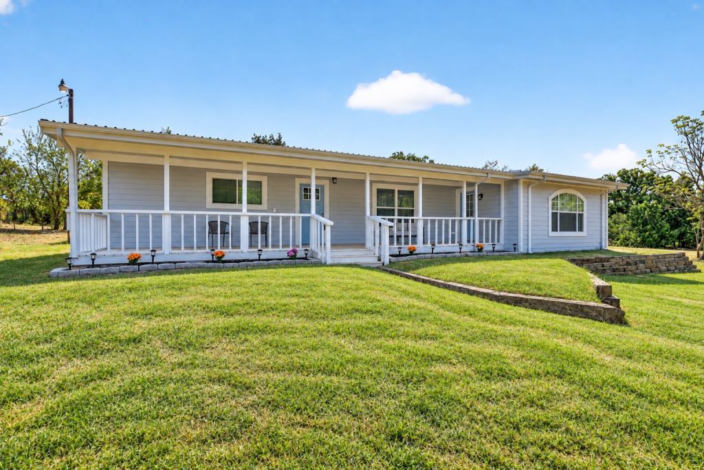 795 Meadow Road, Springtown, TX 76082 — photo 1