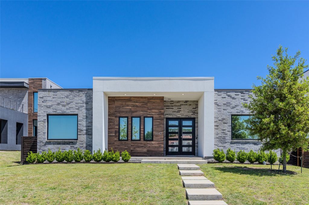 9742 Sunset Drive