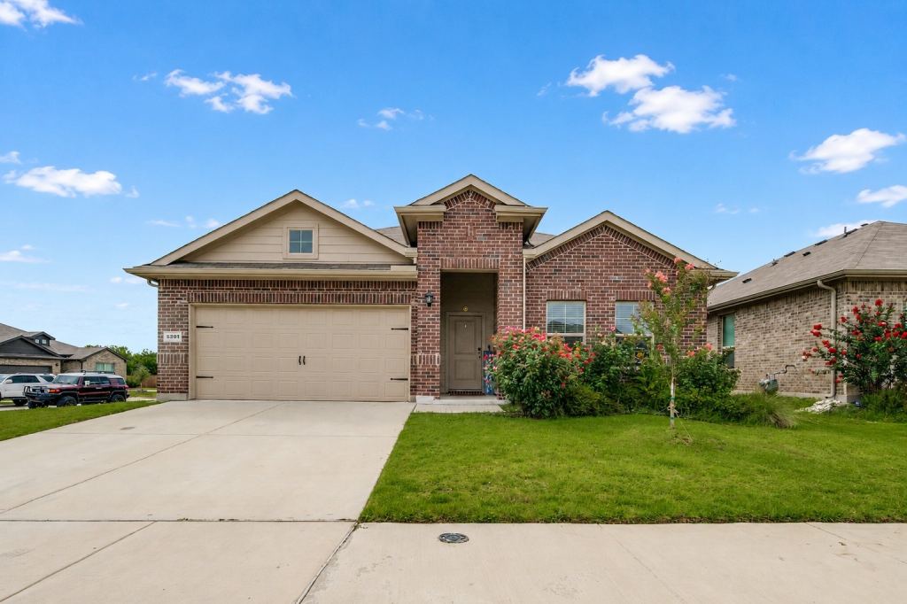 5201 Blue Night Drive, Fort Worth, TX 76179 — photo 1