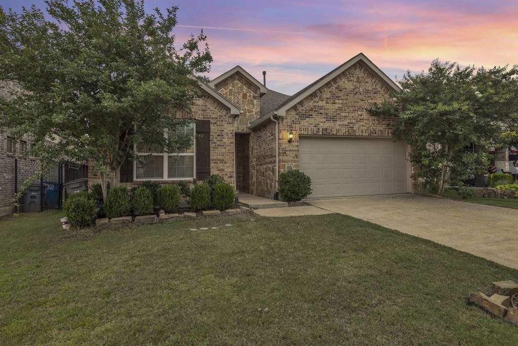 1621 Breezy Bay Court