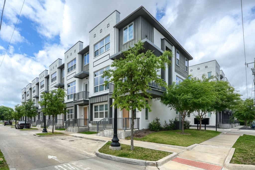 13325 Bee Street 406, Farmers Branch, TX 75234 — photo 1