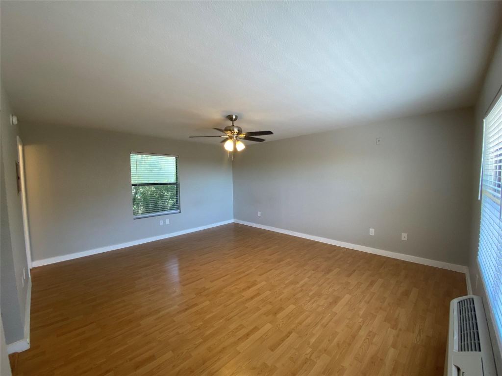 701 W Sycamore Street 102, Denton, TX 76201 — photo 1