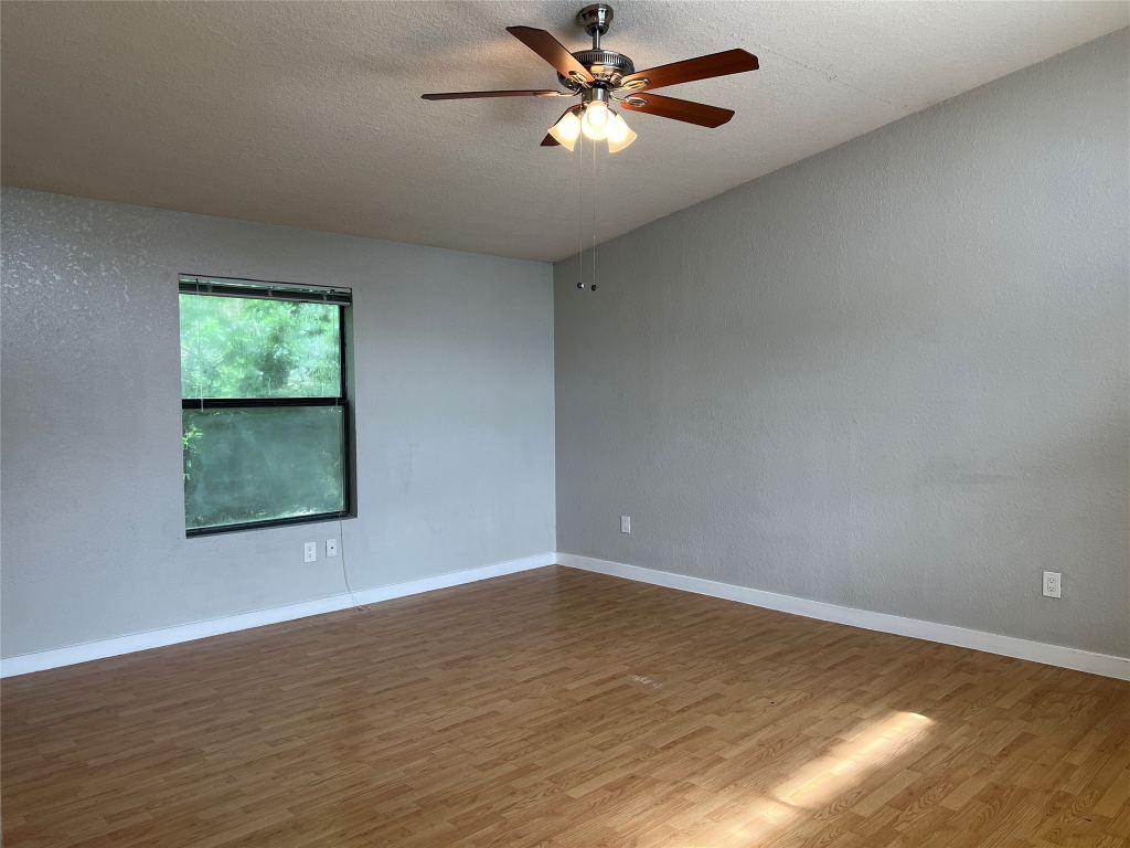 701 W Sycamore Street 304, Denton, TX 76201 — photo 1