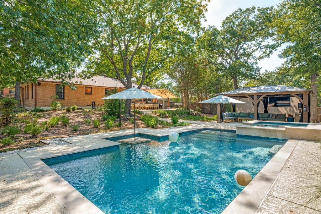 1403 Greenwood Drive, Denton, TX 76209 — photo 1