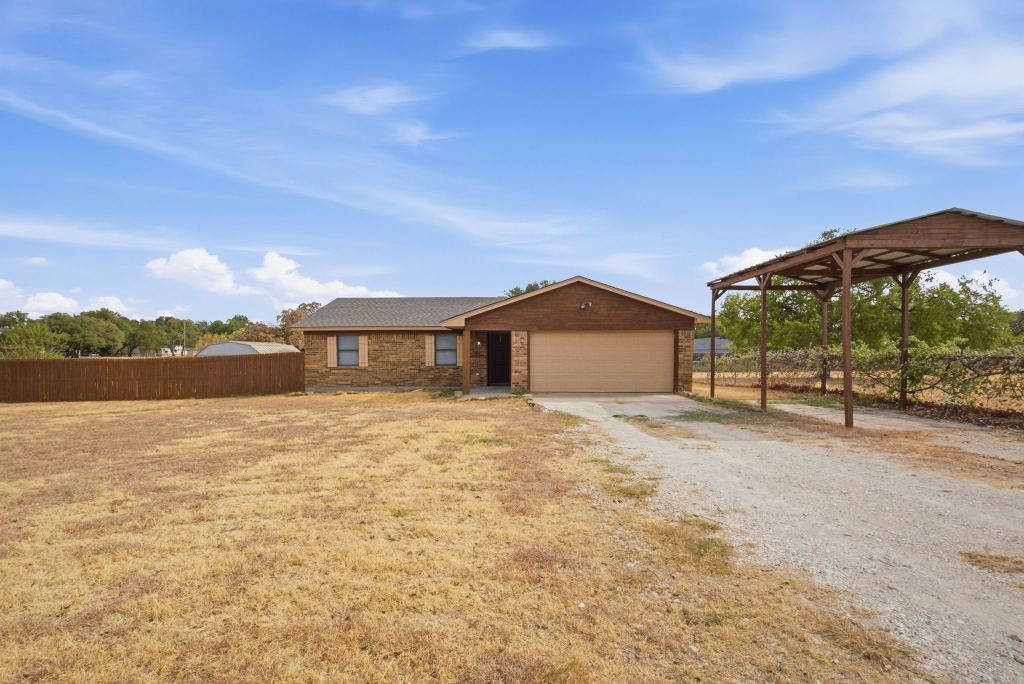 1526 W Bankhead, Weatherford, TX 76086 — photo 1