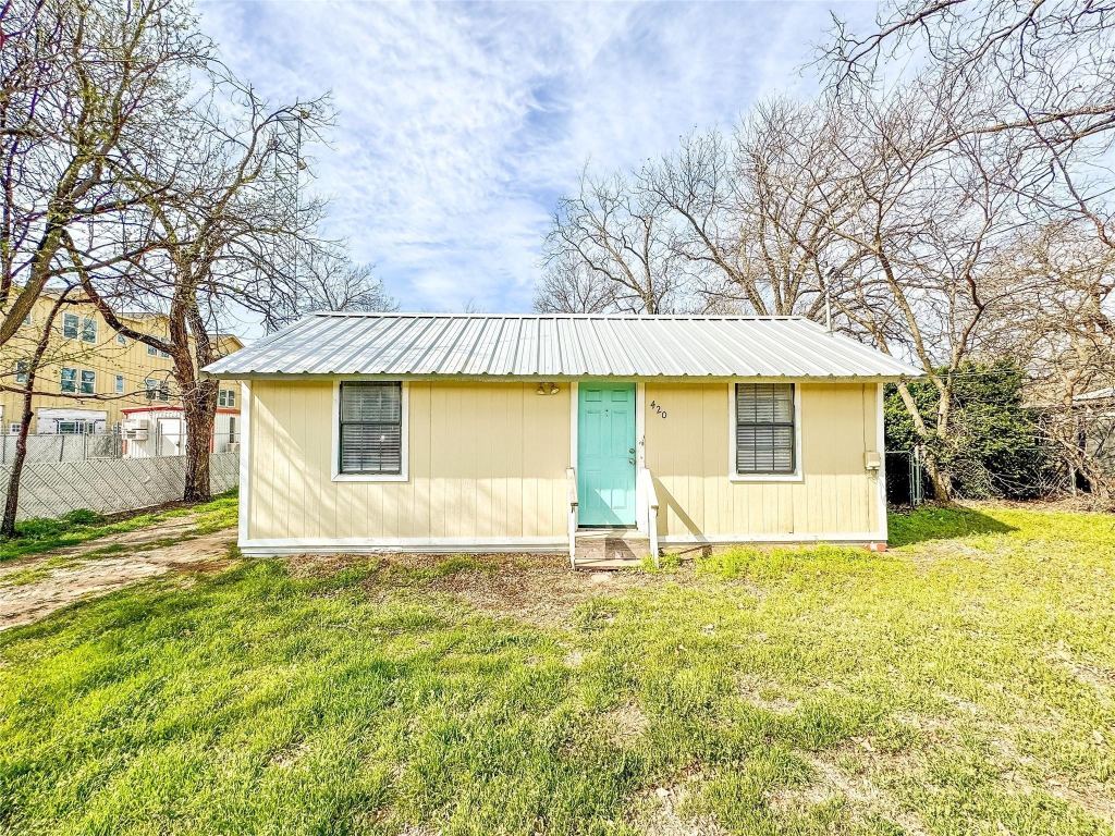 420 S Lillian Street, Stephenville, TX 76401 — photo 1