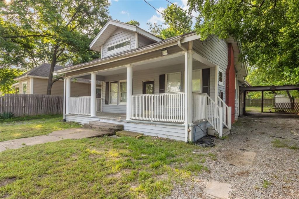 1010 E Cherry Street, Sherman, TX 75090 — photo 1