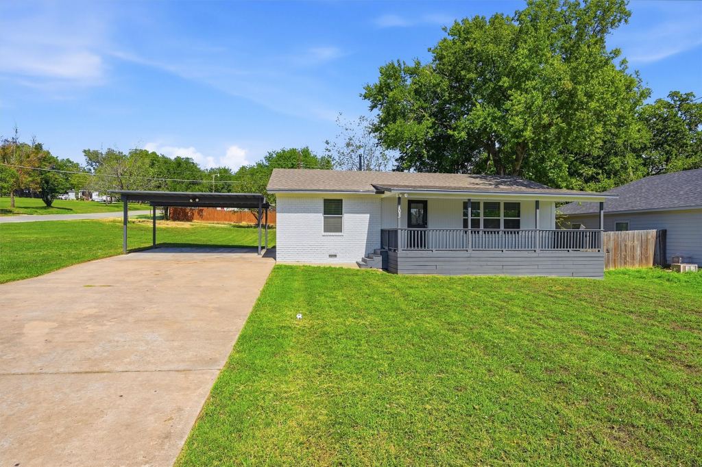 703 E Sears Street, Denison, TX 75021 — photo 1