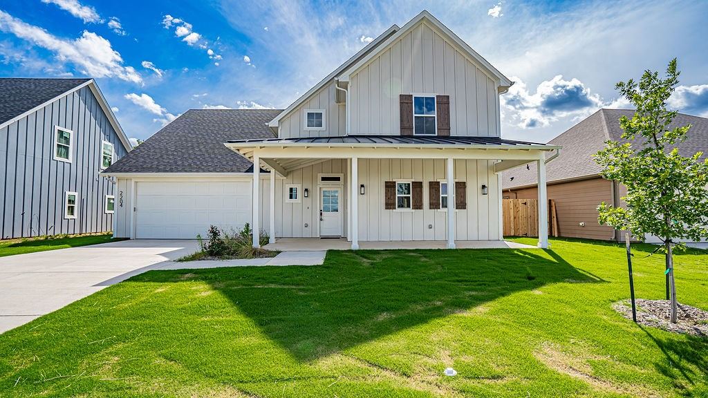 2204 Salina Circle, Granbury, TX 76048 — photo 1