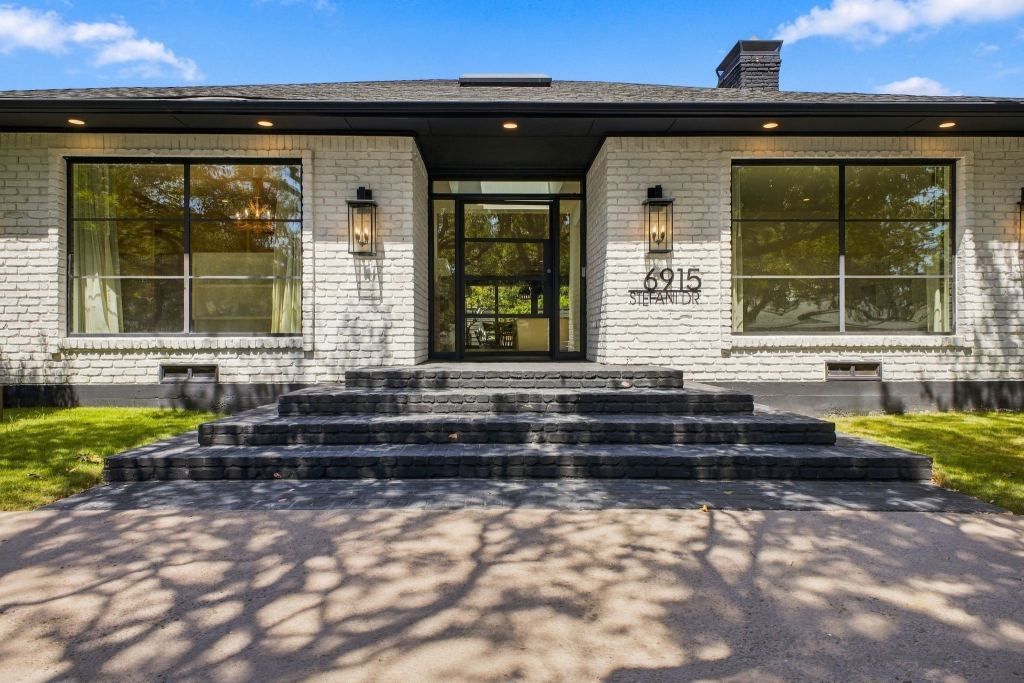 6915 Stefani Drive