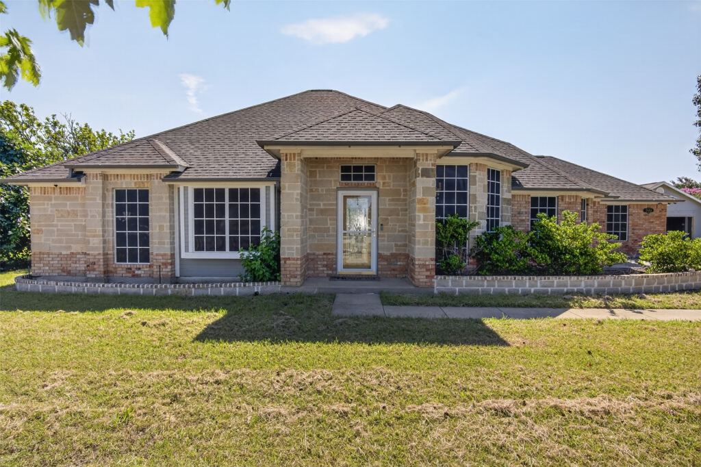 7851 Mavis Avenue, Waxahachie, TX 75167 — photo 1