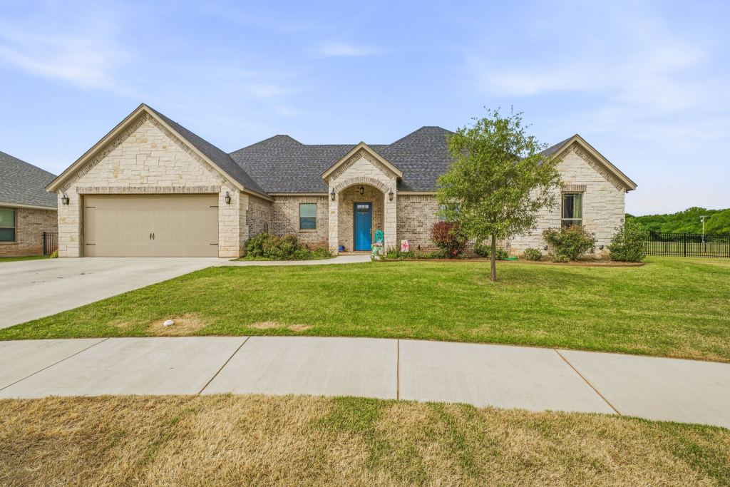 191 Crenshaw Court, Stephenville, TX 76401 — photo 1