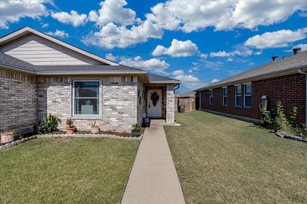 2612 Diver Court, Fort Worth, TX 76119 — photo 1