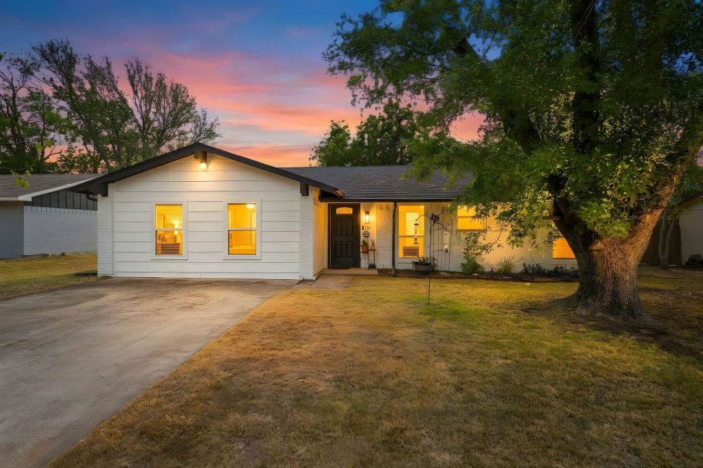310 Bellaire Drive, Denton, TX 76209 — photo 1