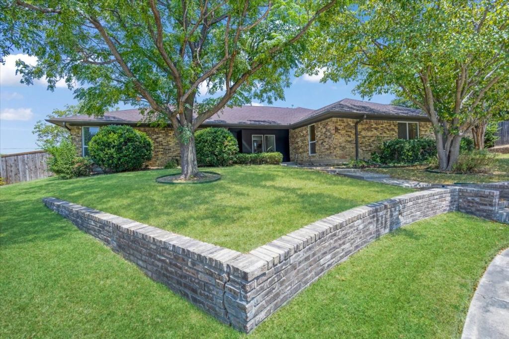 2149 Willow Place B, Carrollton, TX 75006 — photo 1
