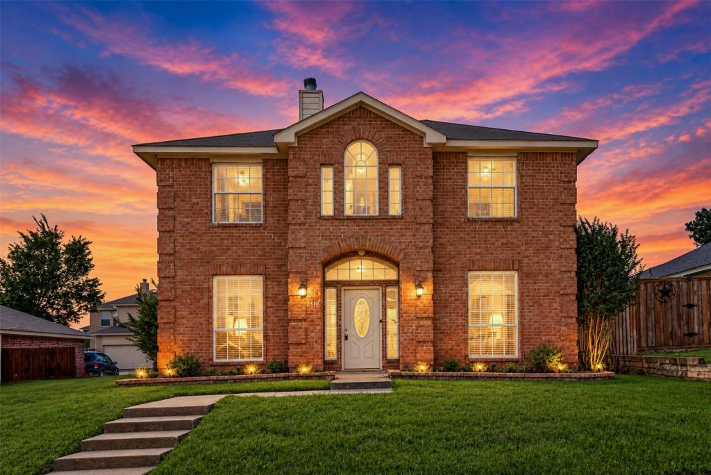 2416 Redfield Drive, Mesquite, TX 75181 — photo 1