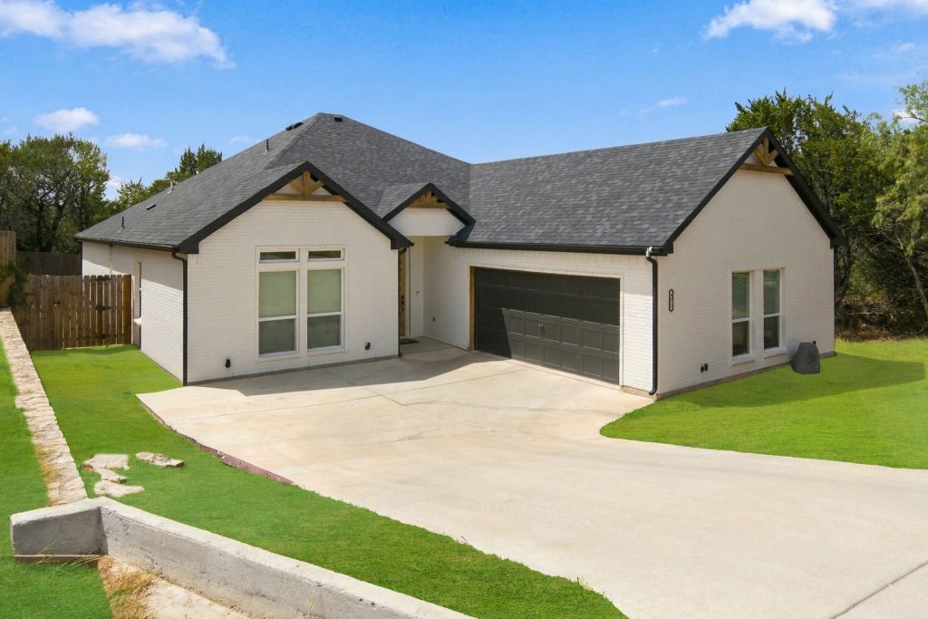 4822 Wichita Street, Granbury, TX 76048 — photo 1