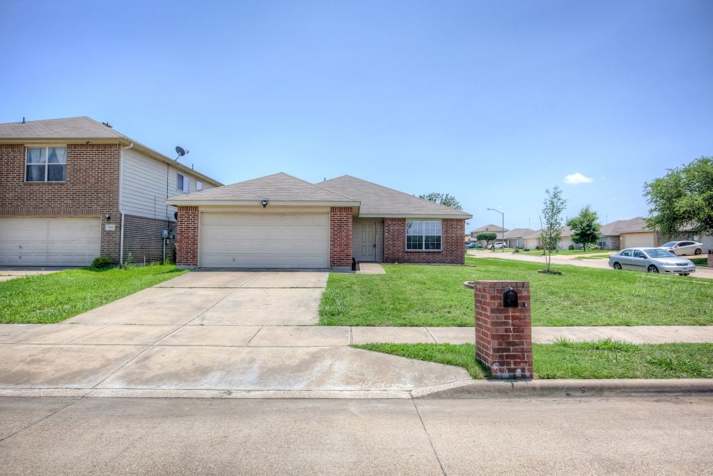7000 Sylvan Meadows Drive, Fort Worth, TX 76120 — photo 1