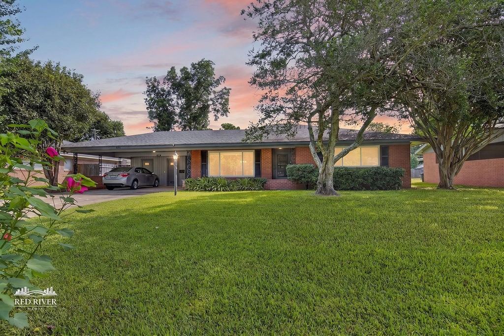 876 River Road