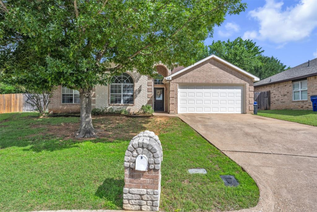 1618 Fern Drive, Mansfield, TX 76063 — photo 1