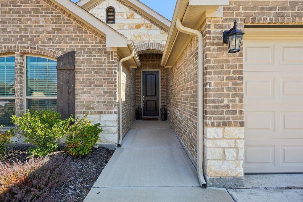 212 Magnolia Drive, Azle, TX 76020 — photo 1