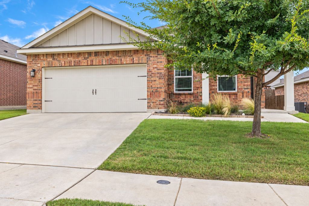 5332 Northfield Drive, Fort Worth, TX 76179 — photo 1