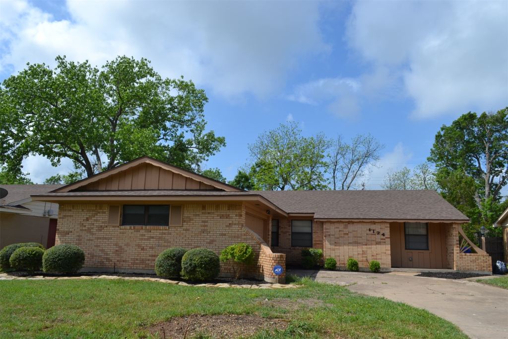 1124 Pembrook Drive, Waco, TX 76710 — photo 1