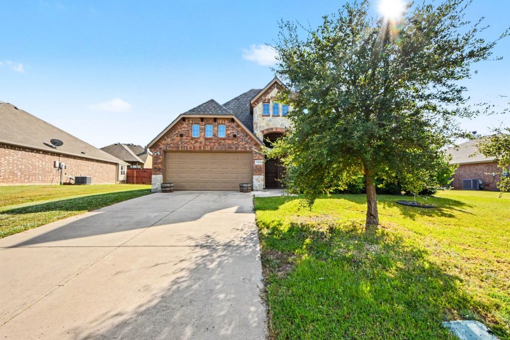 1005 Seminole Lane, Greenville, TX 75402 — photo 1